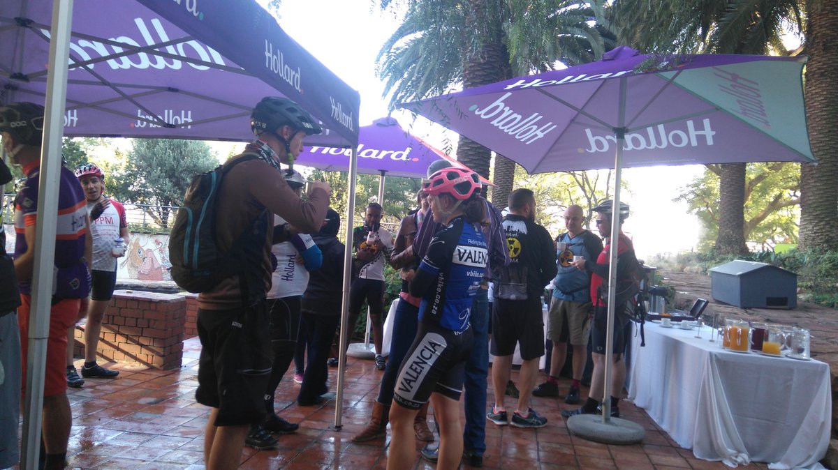 Getting ready for #HollardJUMA Twitter ride <a href="/RideMagazineSA/">Ride Magazine SA</a> - follow us today for some Jozi urban fun!