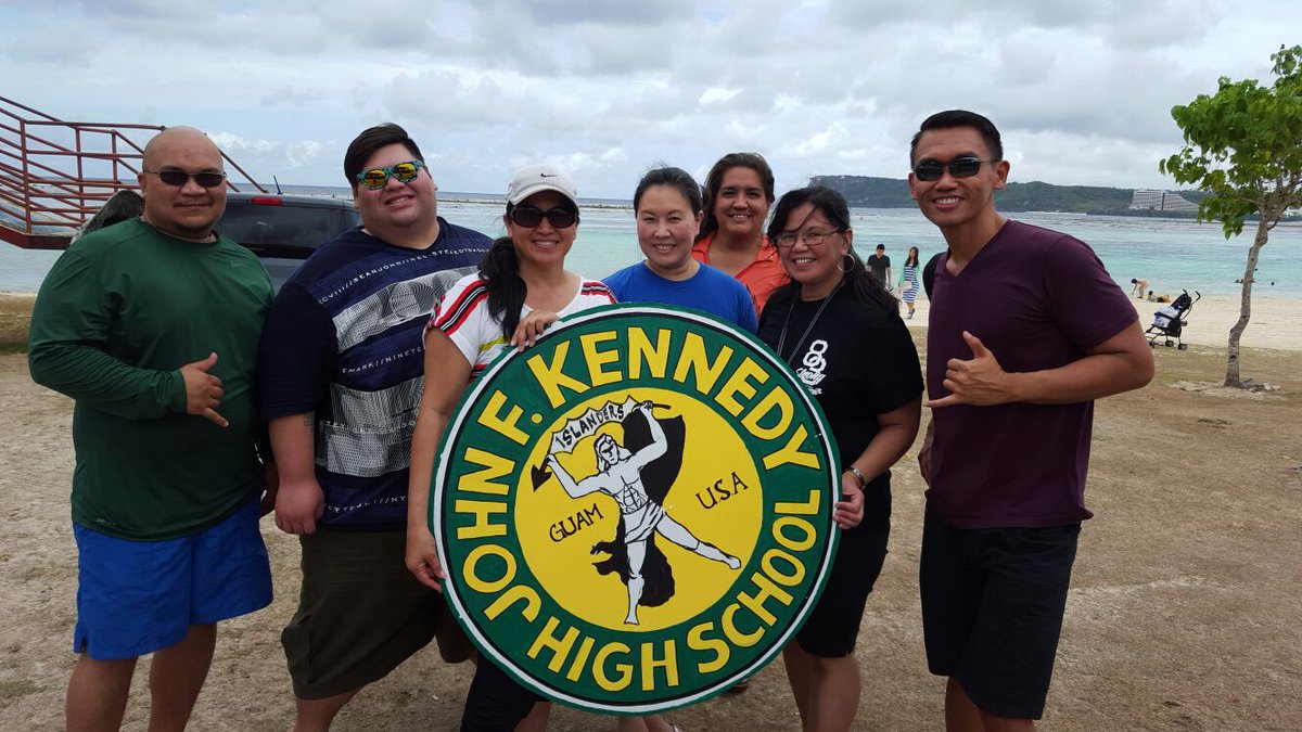 MrJoeyLujan's tweet photo. Shout out to my awesome Counseling Department. #BibaIslanders #BibaJFK https://t.co/s6Lp1aMARf