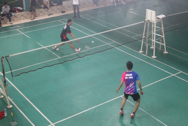 An_Action's tweet photo. Babak Semi Final Single Putra Badminton Cup @An_Action https://t.co/5ito14sJX2