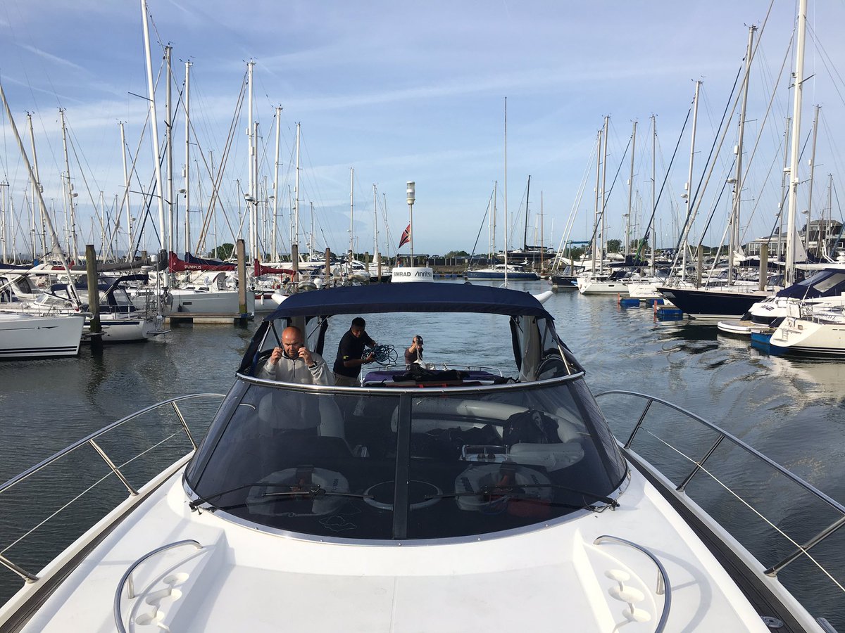 markseamer's tweet photo. On the way to Poole boatshow @bedsonboard style @jasonjludlow https://t.co/rJj0RK6weo