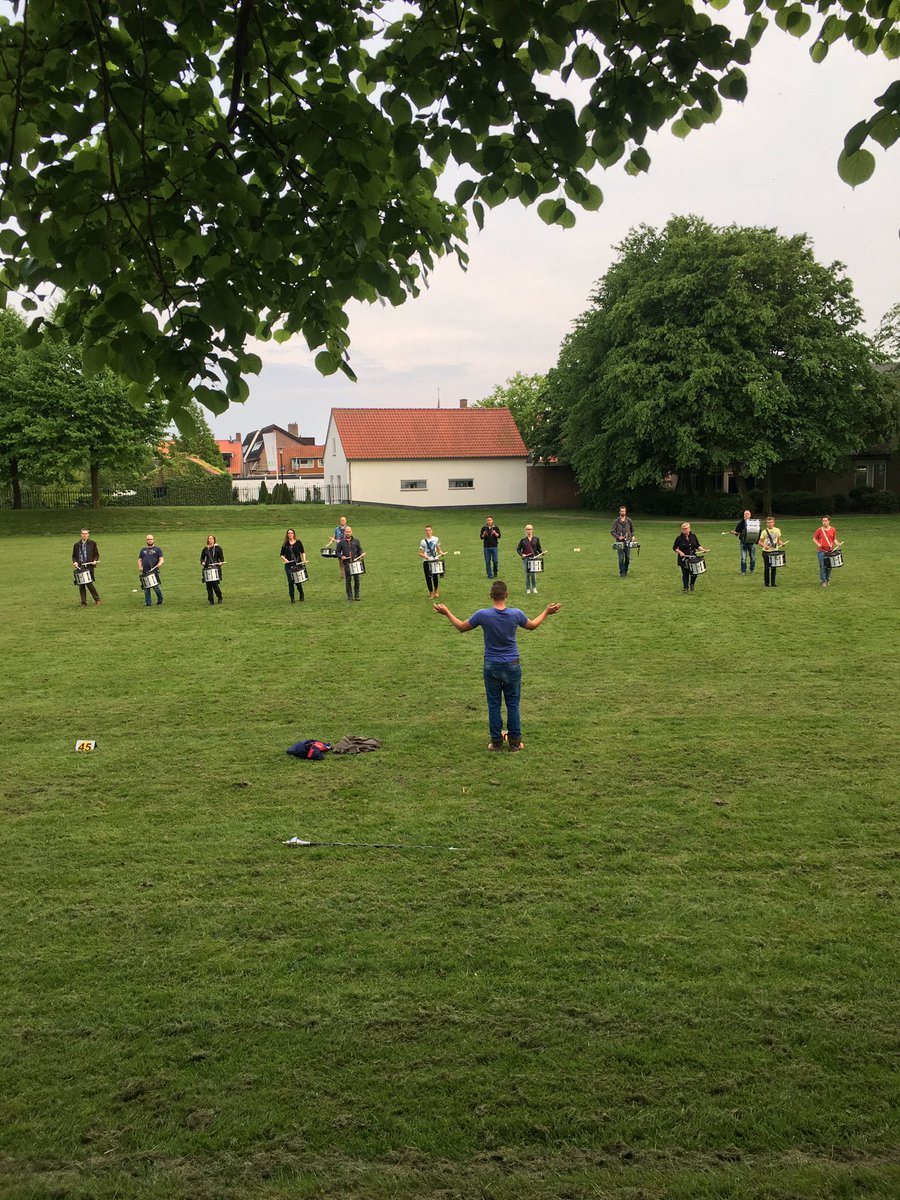Generale repetitie <a href="/OranjeG/">OranjeGarde Klundert</a> Zaterdag taptoe Klundert.