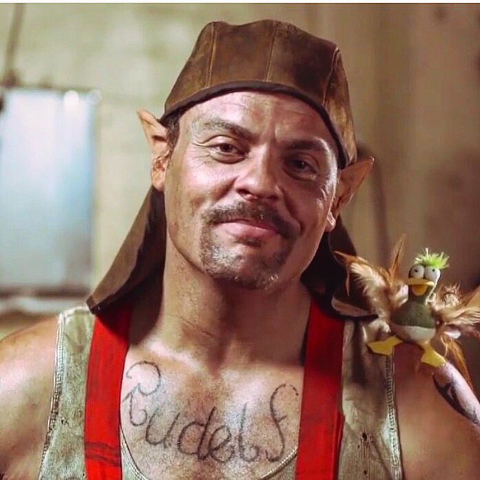 bradleymcmurray's tweet photo. Even when he's good he's bad #JackaHills #RudeElf #naughtyornice https://t.co/qg0dRO4z9t