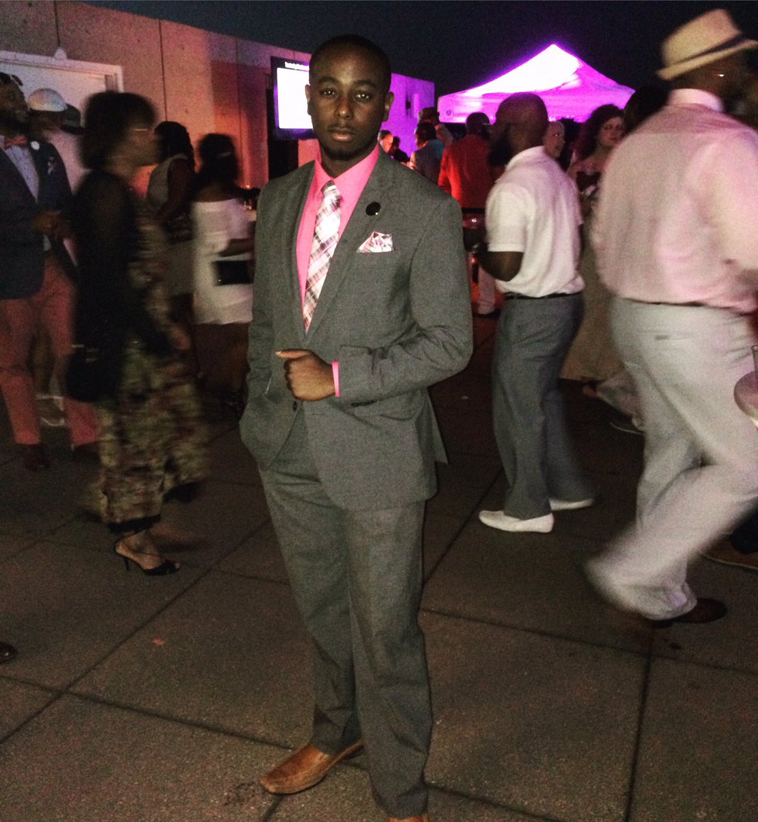 OhItsKinnawa's tweet photo. Guess I'll jump on the #AlphaTwitter Train! #AlphasInSuits 06! ❄️🐒 https://t.co/sTmhTmqMYY