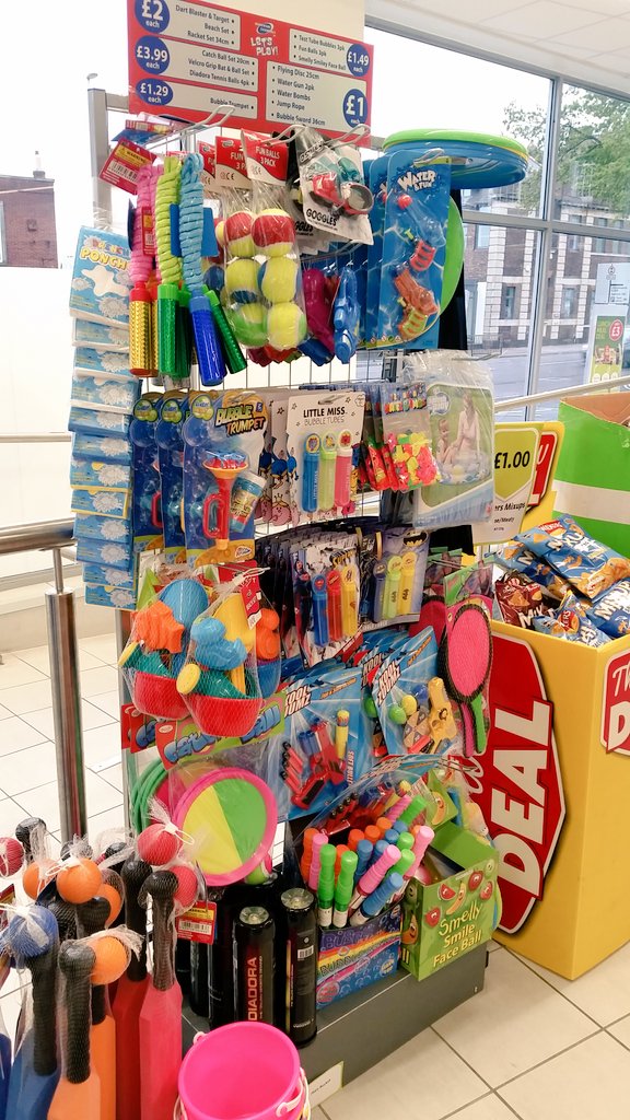 WorthingMyLocal's tweet image. Whether the weather shines or pours we have your weekend covered! Pocket money toys or a dvd and warm snack.