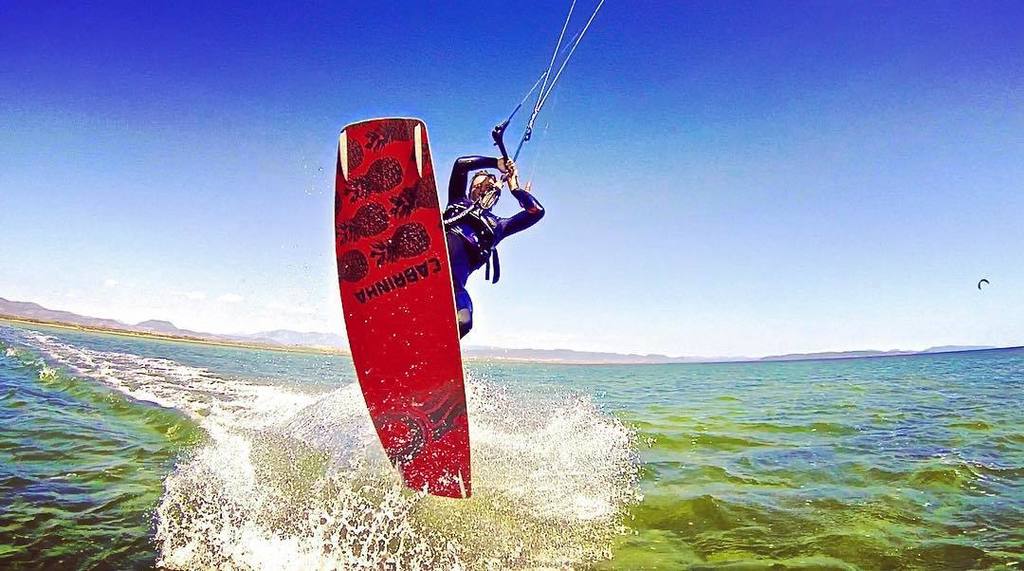 Jumping into the weekend 😍🍍🍍🍍🍍 #cabrinha #cabrinhakites #npsurf #kitesista <a href="/kitesista/">MP</a> #letskitesurf #thekiteshots #…