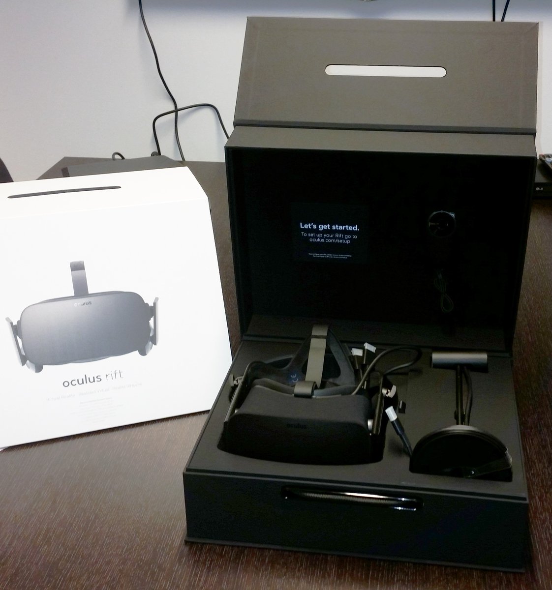 ignvr's tweet photo. Oculus rift CV1 finally landed at the office today. https://t.co/yKqJfQ0jZC