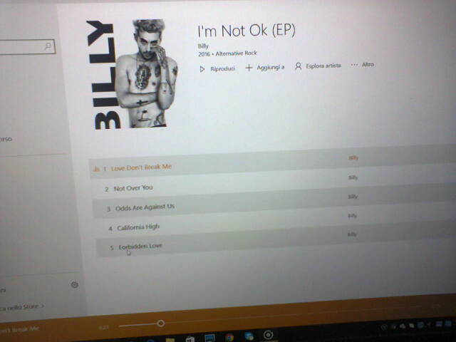 irenek_90's tweet photo. Listening in its whole #ImNotOK #BILLYEP @billyisnotok https://t.co/JvAdQuKKTy