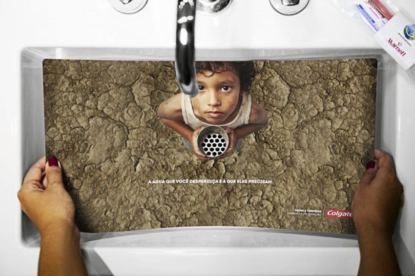 ieupmedia's tweet photo. Colgate sensibilise les clients d’hôtels au gaspillage d'eau https://t.co/r6Tvql8h9n https://t.co/D4kZjnhPgc