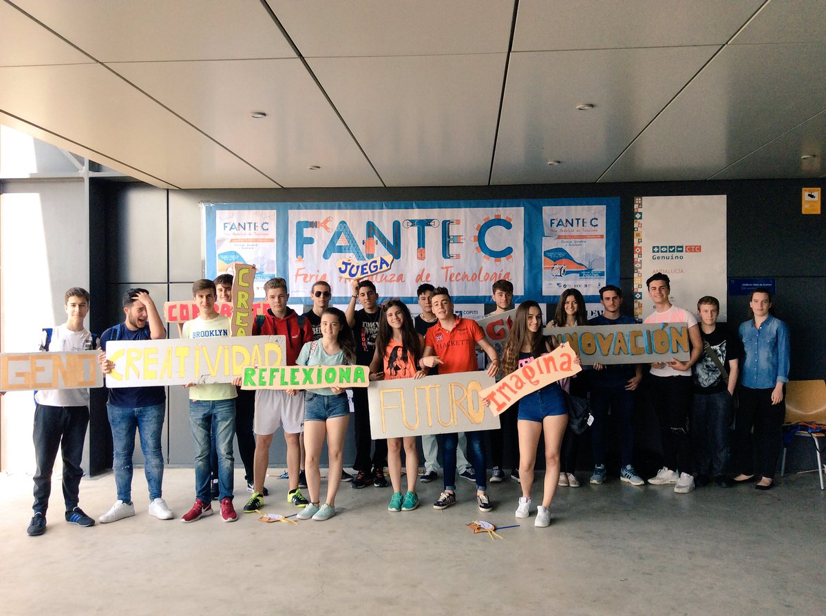 AptaMalaga's tweet photo. IES Zoco (Córdoba) 🙂👍🏻 #FANTEC2016 https://t.co/RqUO7F4wZn