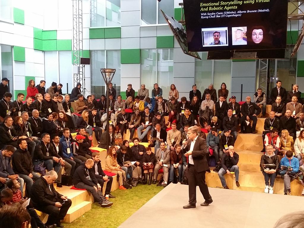 8RedLines's tweet image. Н.Мавридис, #Иннополис, приводит интереснейшие примеры, иллюстрирующие прогресс робототехники в мире #SkRobotics