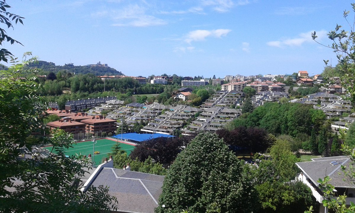 REScoopEU's tweet photo. Visiting @urberoa, an example of #DistrictHeating #cooperative in the Basque Country for 600 houses. https://t.co/5Rul6QfaBo