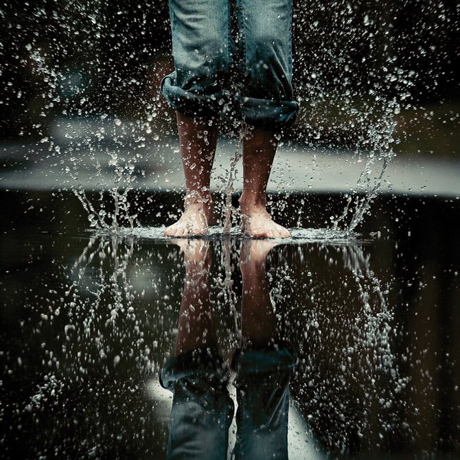 HMHF_EdmontonSW's tweet image. Dance in the much needed rain! #puddlesplashing #dancedammit #hotmamastrong #yeg #beakid