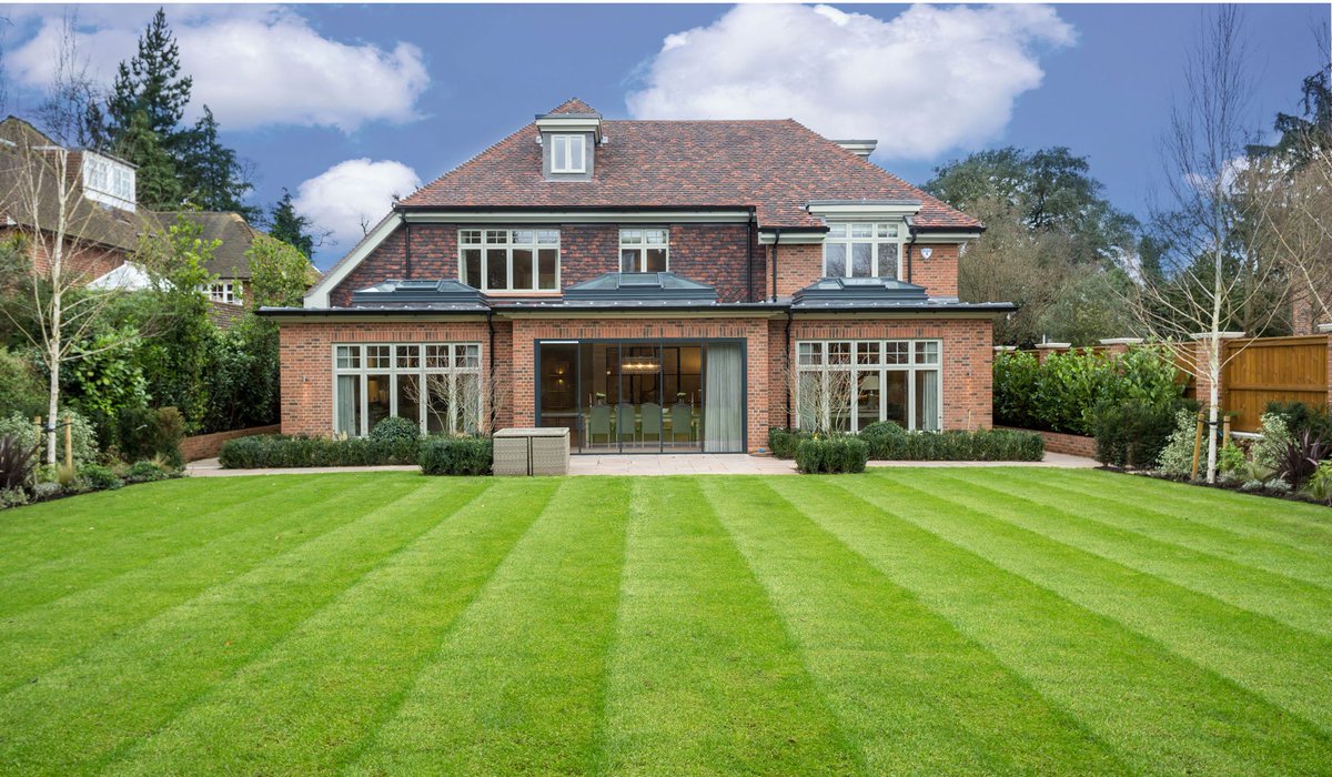 Best family home priced £1.5m+ by sml developer: <a href="/RichstoneProps/">Richstone Properties</a> with Walpole House in #Kew #NHA2016