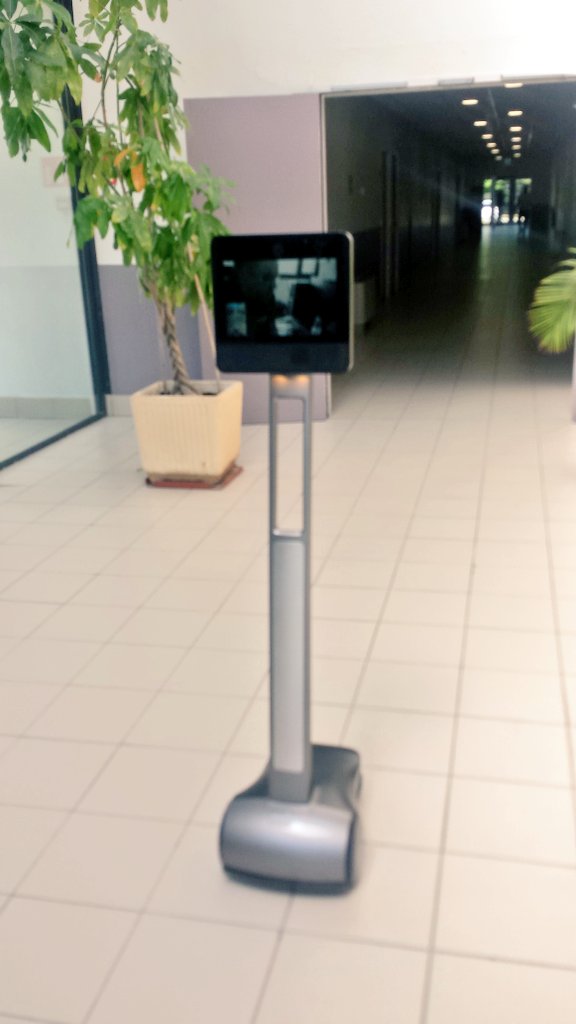 jbongiraud's tweet photo. Le robot #BeamPlus est en visite à @EcoleIsema #Avignon :-)
@awabot @BrunoBonnellOff @UniversiteLyon @isaralyon https://t.co/b8Ct4bF62S