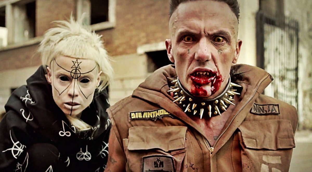 Die Antwoord yeni mixtape'ini yayınladı.

bit.ly/1ODcc0Q

@DropoutFest