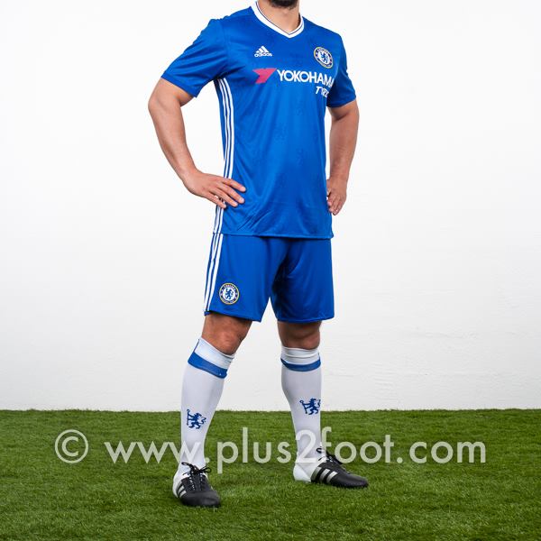 Plus2Foot's tweet photo. La collection 2016-2017 des blues n'attend que toi chez #plus2foot --> https://t.co/UdJAZIJgpH #Chelsea https://t.co/g8xTvBrvaU