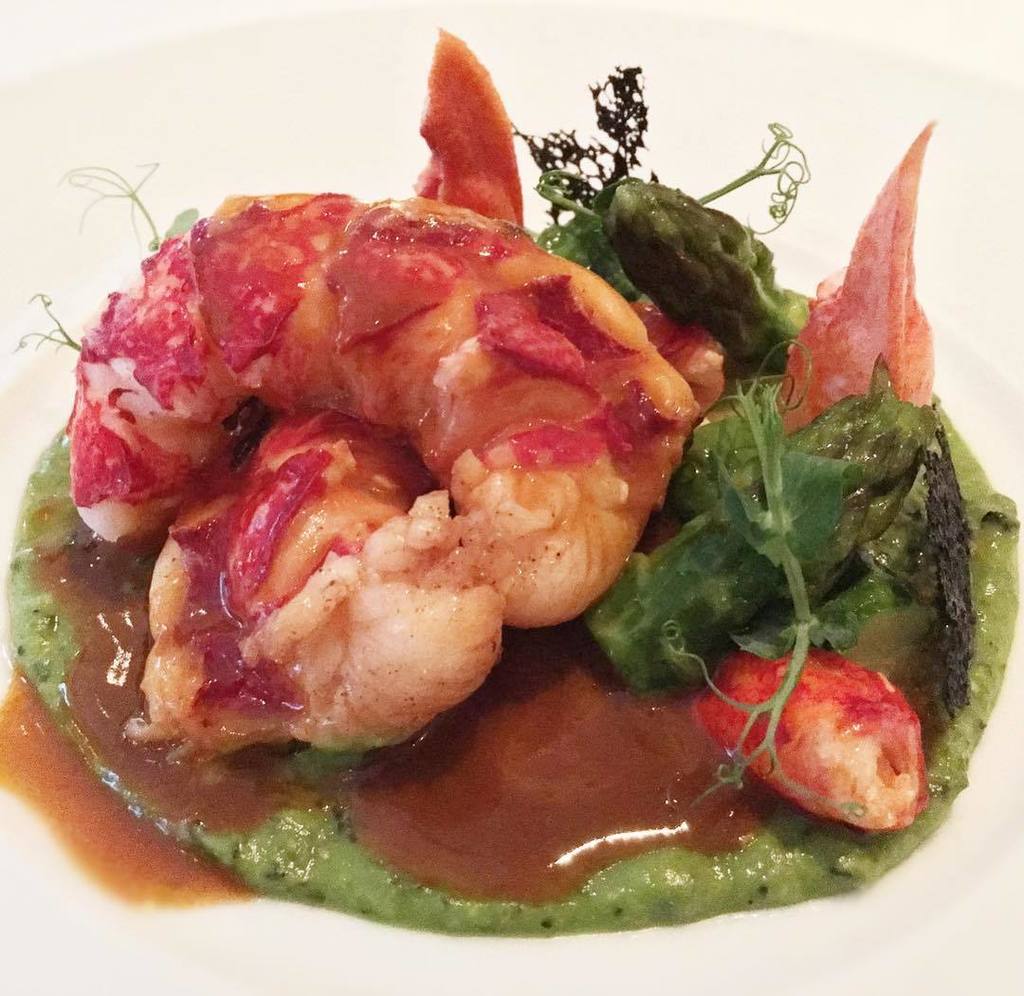 UltraVaganza's tweet image. Blue Lobster from Brittany at 3-Michelin Star, Epicure at Hôtel Le Bristol in Paris 🇫🇷😋👍 #epicure #lebristol #3mich…