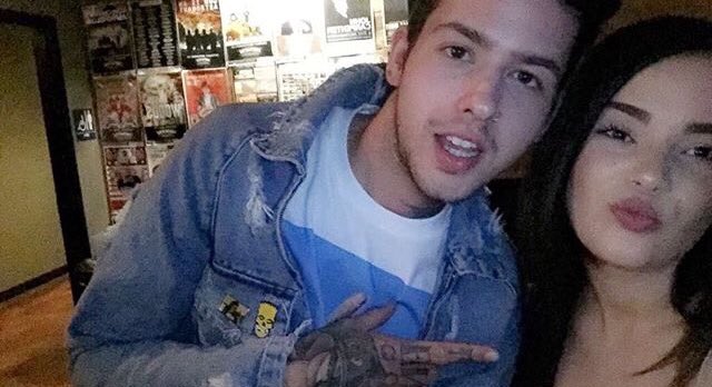 TravisMillsUSA's tweet photo. May 19: Travis meeting fans before his concert in Phoenix, AZ #WhileYouWaitTour: https://t.co/2XquX4vQSv