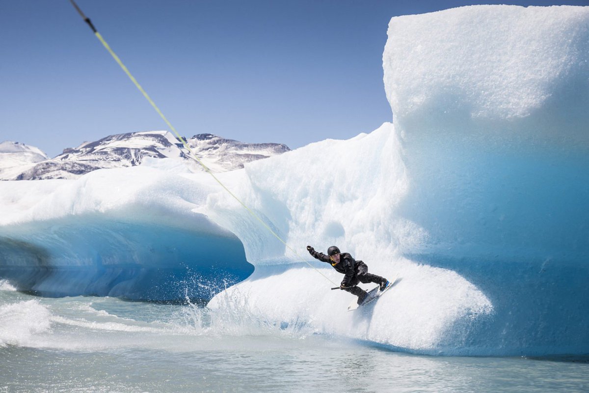 500px's tweet photo. 25 Cool Action Photos That Will Make You Miss Winter: https://t.co/gLPhUjNbN8 #FridayFeeling via @redbull https://t.co/c0xLxCFBDb
