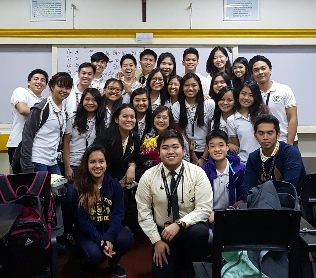 winallayne's tweet photo. Last class with the most amazing prof #ECOisthedynamite #2E1 ❤❤❤ https://t.co/tdlwkqYj4x