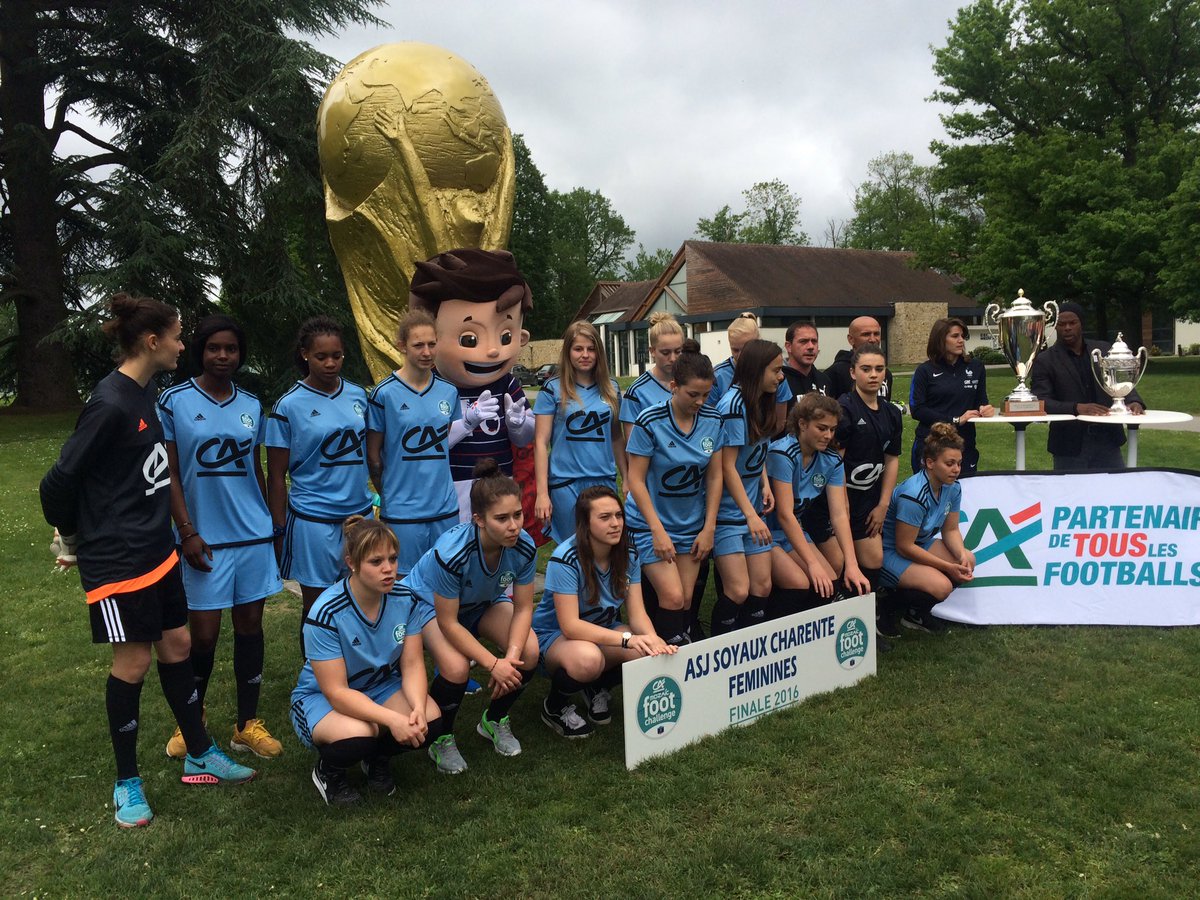 tousuncotefoot's tweet image. Jour J pour nos finalistes du Mozaïc Foot Challenge ⚽️🏆 !
#CôtéFoot #MFC2016