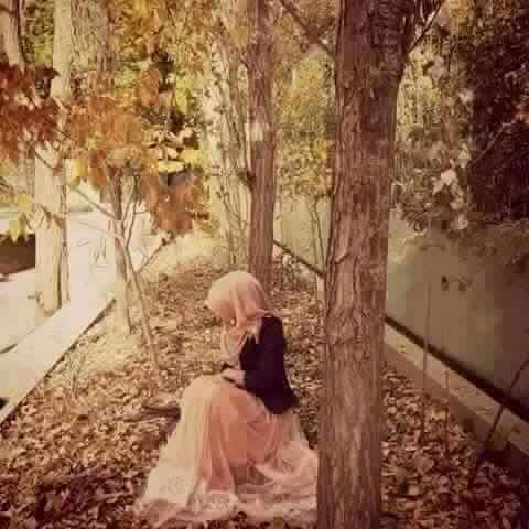 الإبتعاد عن صغار العقول
لا علاقة له ب ( الغرور ) أبداً
فهناك فرق كبير بين الترفُع والتكبر ..!