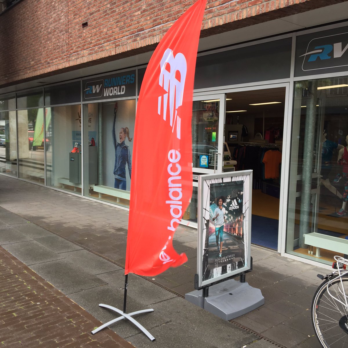 Vanmiddag kun je bij ons in de winkel je voeten laten testen met de footwear advisor van @NewBalance_NL #hardlopen