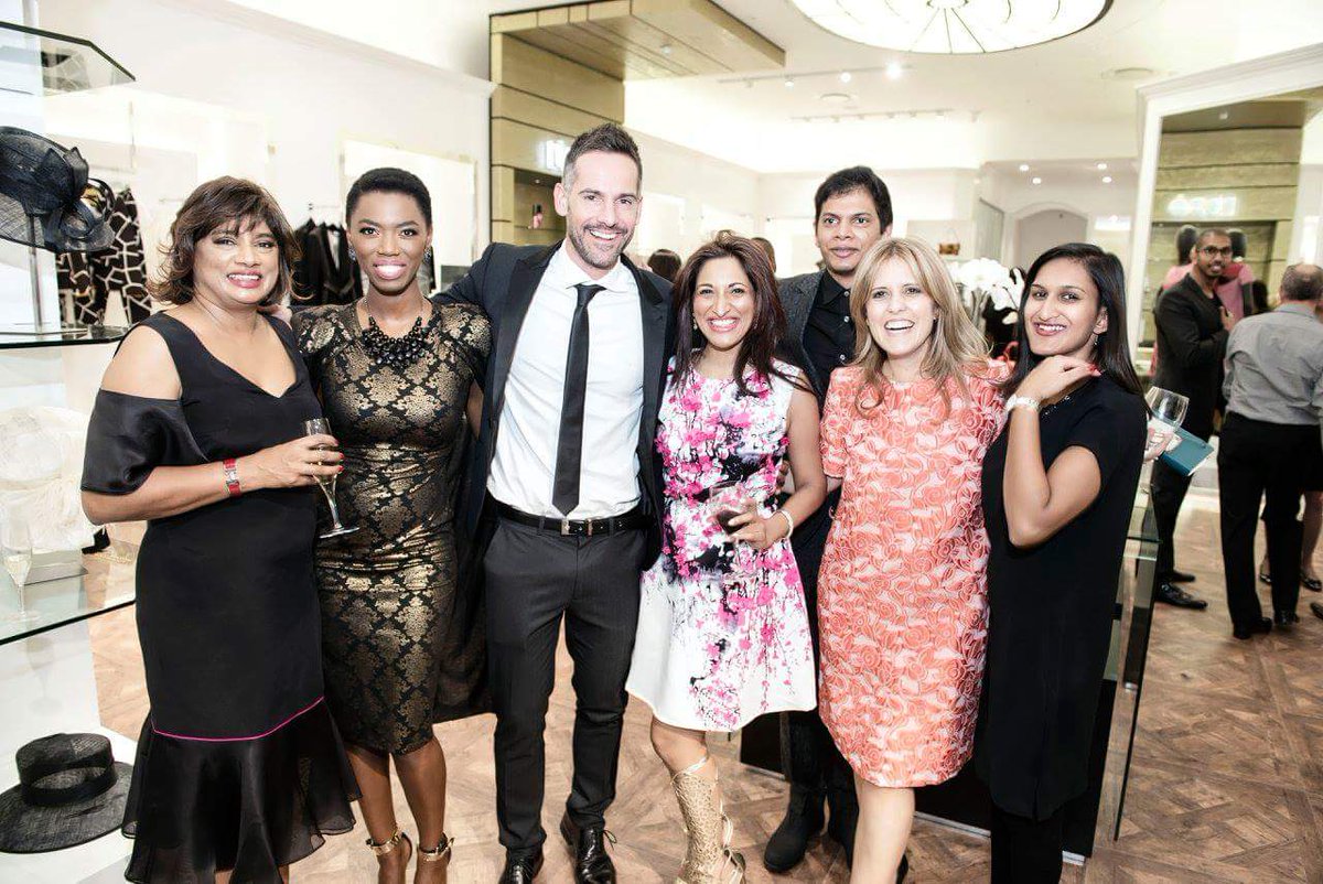 DoreFashion's tweet image. We love this pic @MadameVG @Miss_LIRA @Janez_Vermeiren @amaimonis @Kavs_Pillay @LeeSixnine #ItStartedWithMom 🎉💖