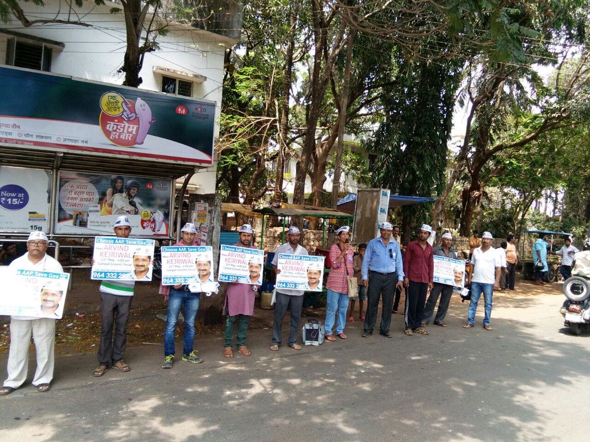 AbhashChandela's tweet photo. Talk of the town right now,
बावीस तारीके @ArvindKejriwal च मीटिंग असा।
गोएंकार ready for change. https://t.co/aLC3FryEao