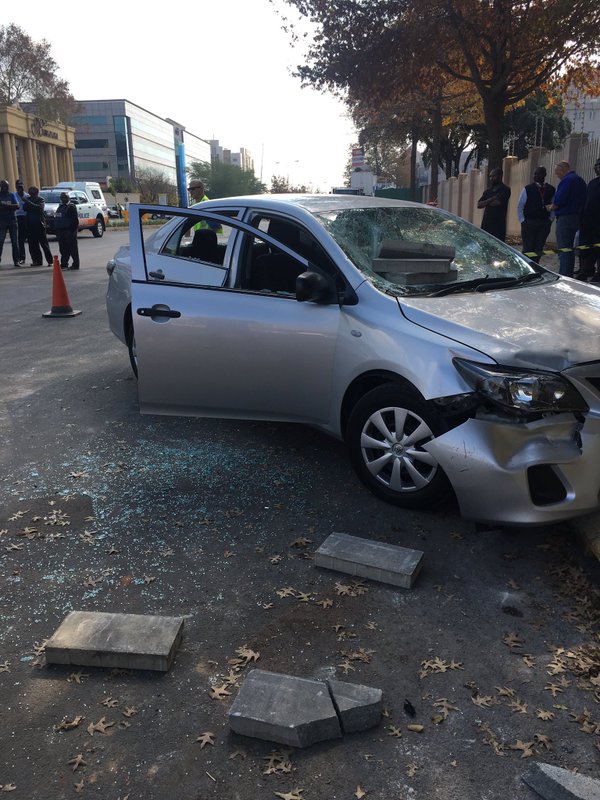 StudentSpaza's tweet image. Uber driver attacked @ Sandton! 

(metered Cab drivers VS Uber drivers)

#UberProtest #Uber