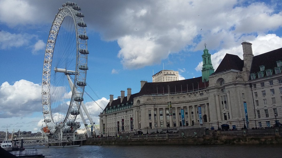 The perks of studying in london 👌 #LandmarkPlace #myfutureishere @StudyingLondon