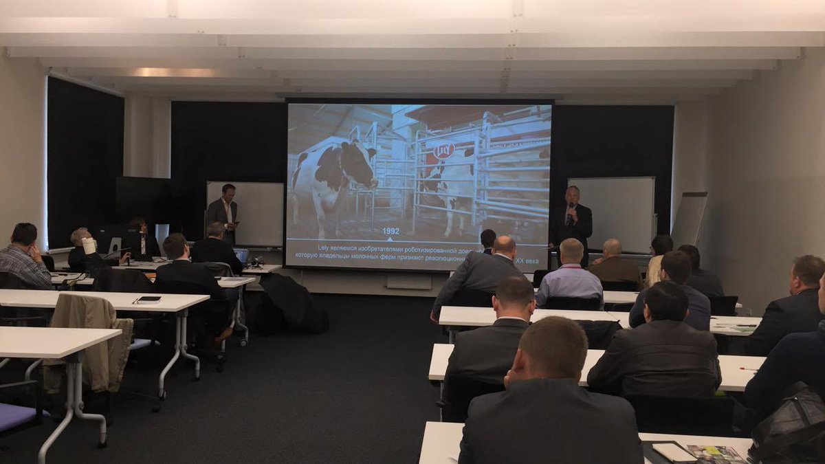 Skoltech_ru's tweet image. Целый день на #SKRobotics проходят всевозможные семинары, лекции и воркшопы