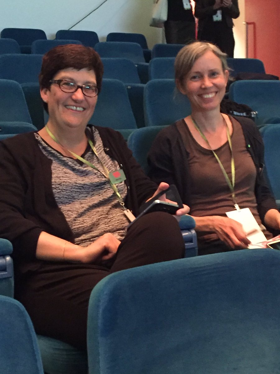 niskaandersson's tweet photo. Pressen samlad, mina favoriter @HelleKlein @MarieEdholm #dagensarbete #gskongress16 #viväxertillsammans #gsfacket https://t.co/kly8kNDZAA