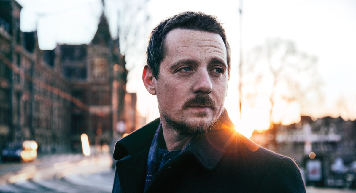 rockefelleroslo's tweet photo. Countryens nye gullgutt til Oslo! Sturgill Simpson spiller klubbkonsert på Rockefeller. https://t.co/HAzKpkOphH https://t.co/rCndu7Dcf5