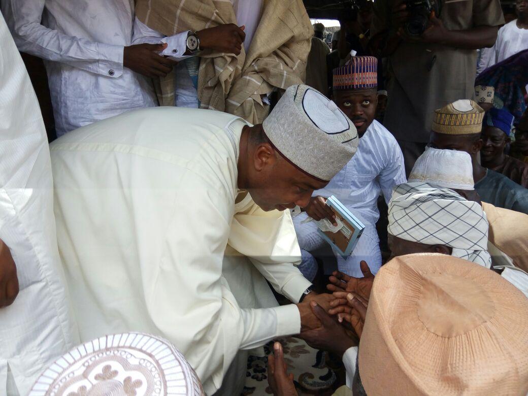 Rahmond___babs's tweet photo. @hon_mm  child's wedding in Ilorin @bukolasaraki @Onibonoje11 @teealawy @babaidris090 @yusufalabere @KhadizaTijany https://t.co/LVmAm4mZ2t"