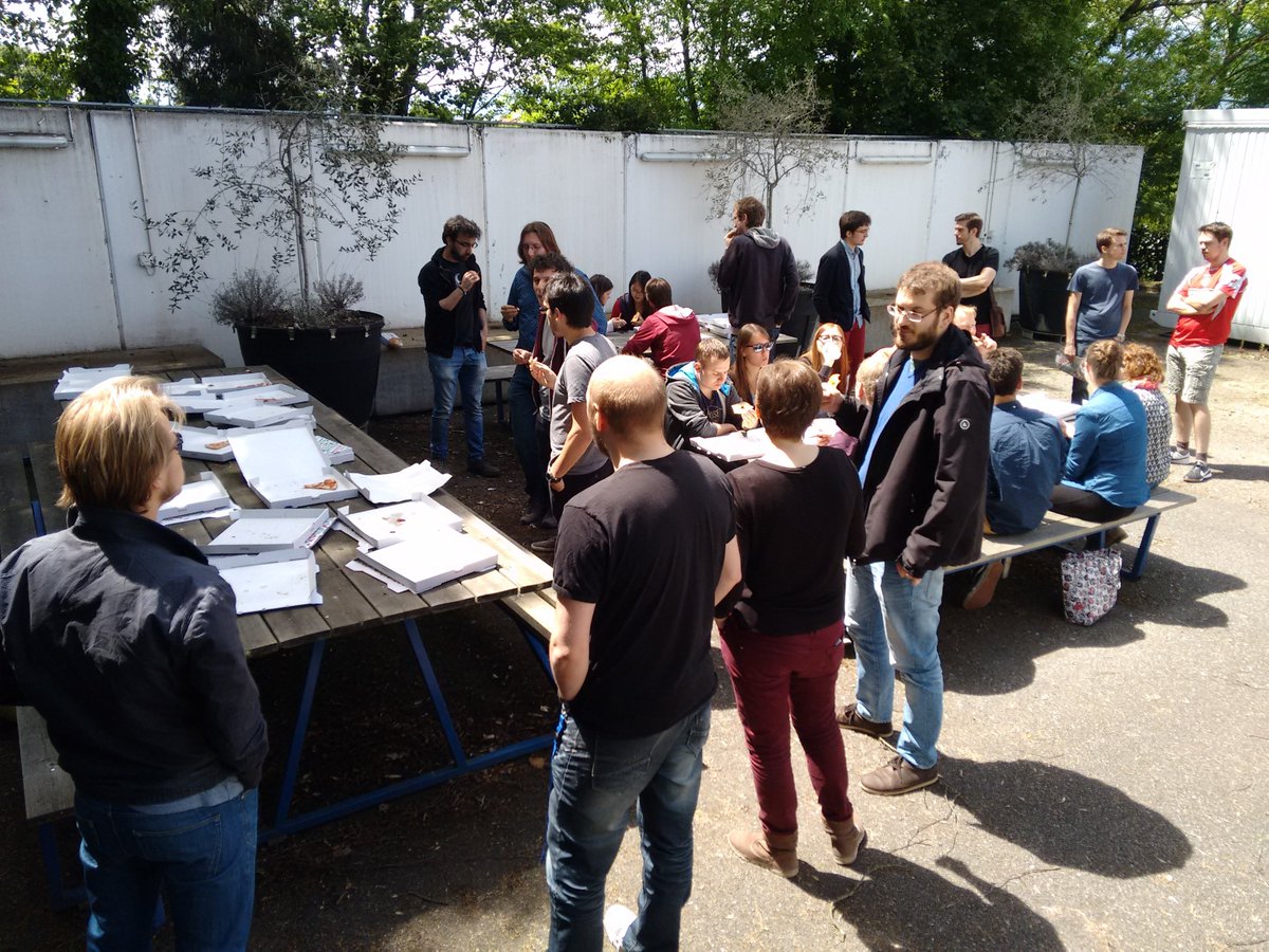 LHCbStarterkit's tweet photo. Hackers need to eat! Pizzas at P8 #impactkit https://t.co/0vOoF5ZLUt