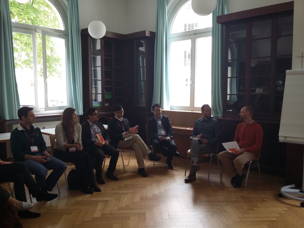 inna_veleva's tweet photo. Getting inspired by #ArrivalAid helping #refugees navigate their way through an asylum-seeking process #wrlf2016 https://t.co/4KMGckuSJI