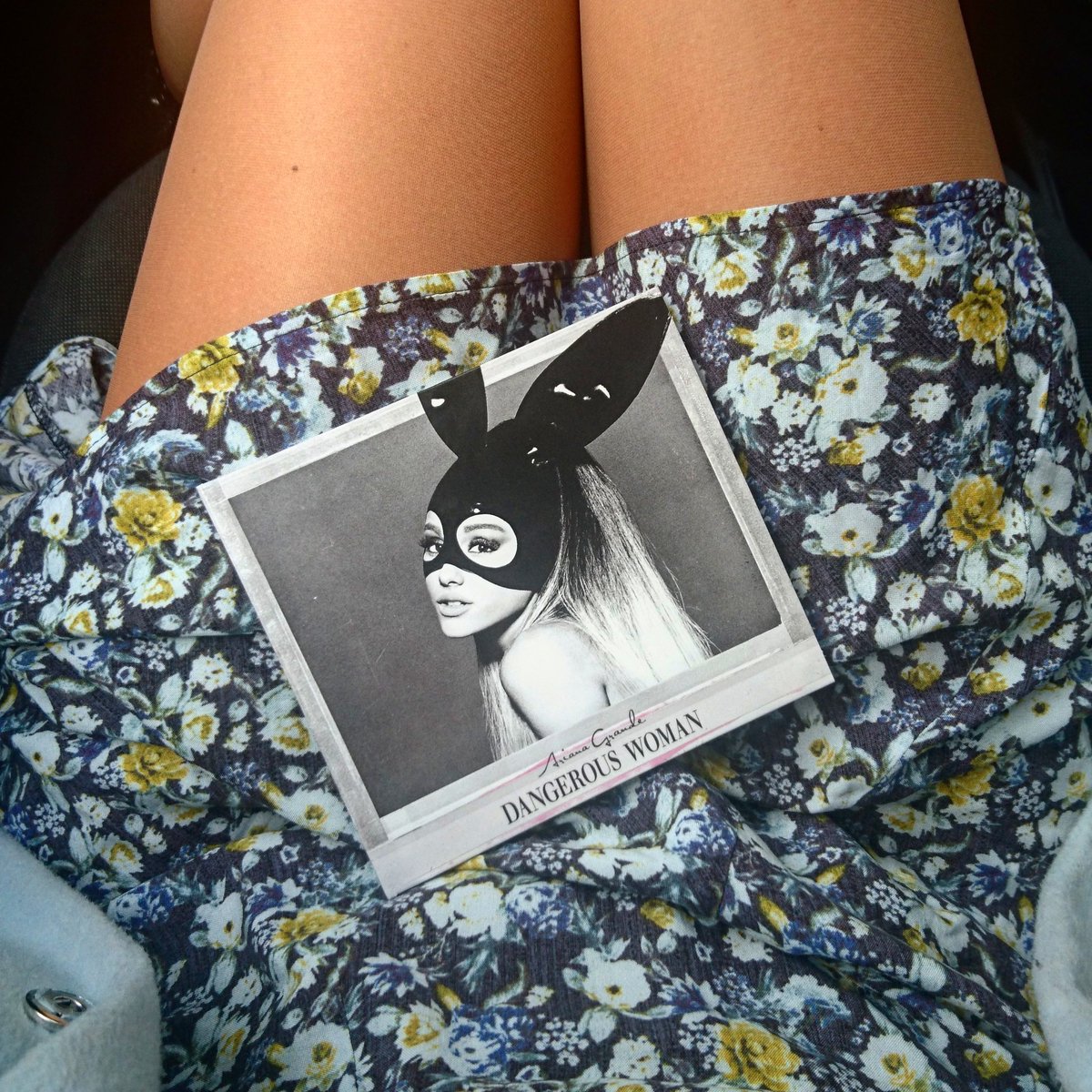 chellazure's tweet photo. Yes!  🙌 💪🌙🔥 #arianagrande #DangerousWoman https://t.co/w8dskwMMz0