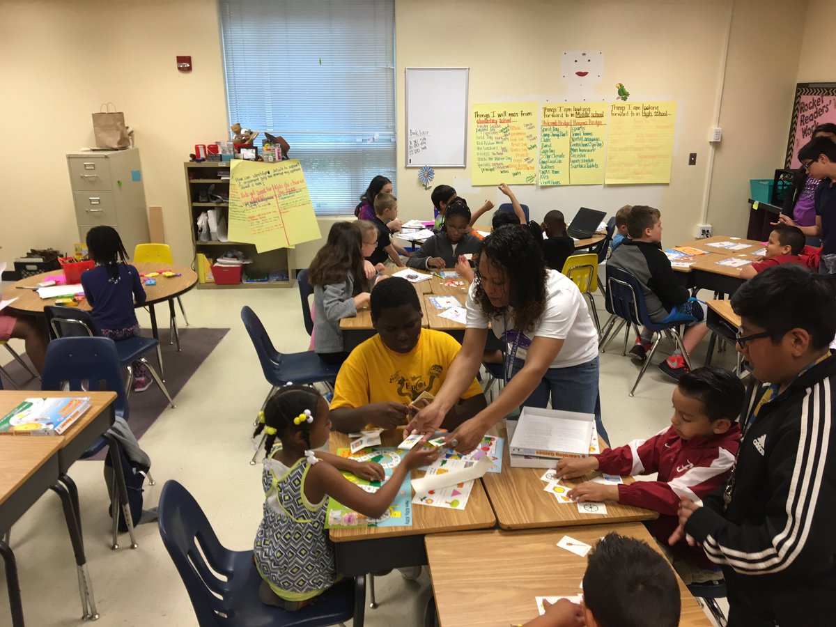 k12_ELA's tweet photo. Wrapping up a fabulous year with our 5th grade buddies! #Kahoot #howl4thehuskies https://t.co/vDCglsmLlz