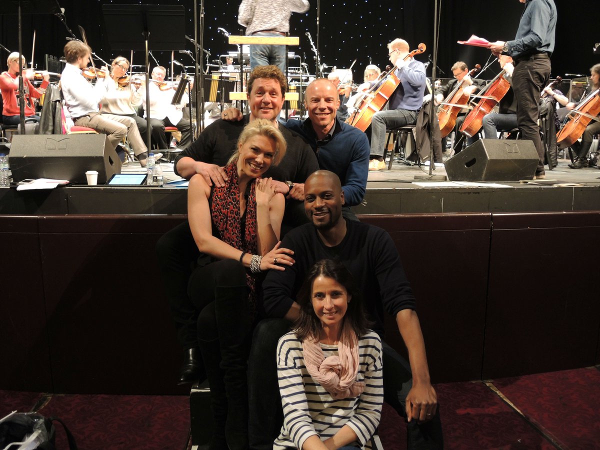 Friday Night Is Music Night remembers David Jacobs. <a href="/mrmichaelball/">Michael Ball OBE💙</a> <a href="/hanwaddingham/">Hannah Waddingham.</a> @garywilliamsuk <a href="/rodneyEclarke/">RODNEY EARL CLARKE</a> 8pm