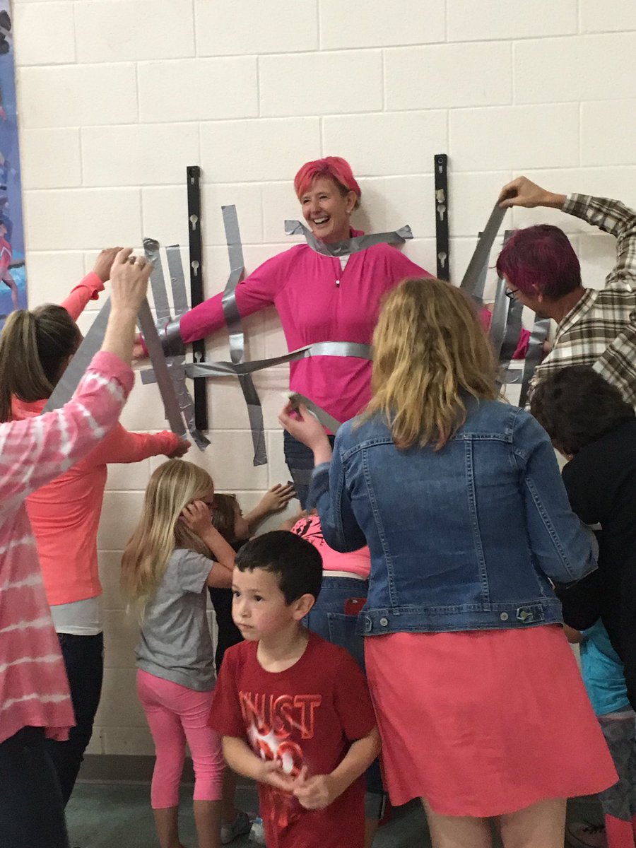 HTEbuckeye's tweet photo. $1,172.43 raised for cancer research! Mrs. Wilson is the lucky winner. Great job, HTE! @HoffmanTrailsEl https://t.co/i29YGCHoRM