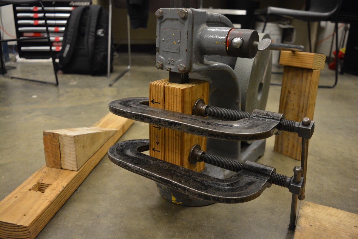 HyperloopUC's tweet image. Halbach array manufacturing in process. #playingwithmagnets #hyperloopuc #breakapod