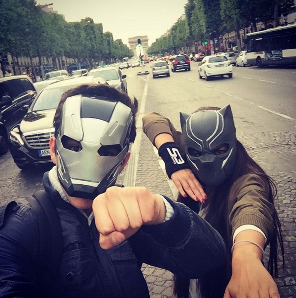 TheSelfieRace's tweet image. Voici le premier selfie de la #SWEETTEAM pour le défi 1, vous en pensez quoi ? Validé, pas validé ? #TheSelfieRace