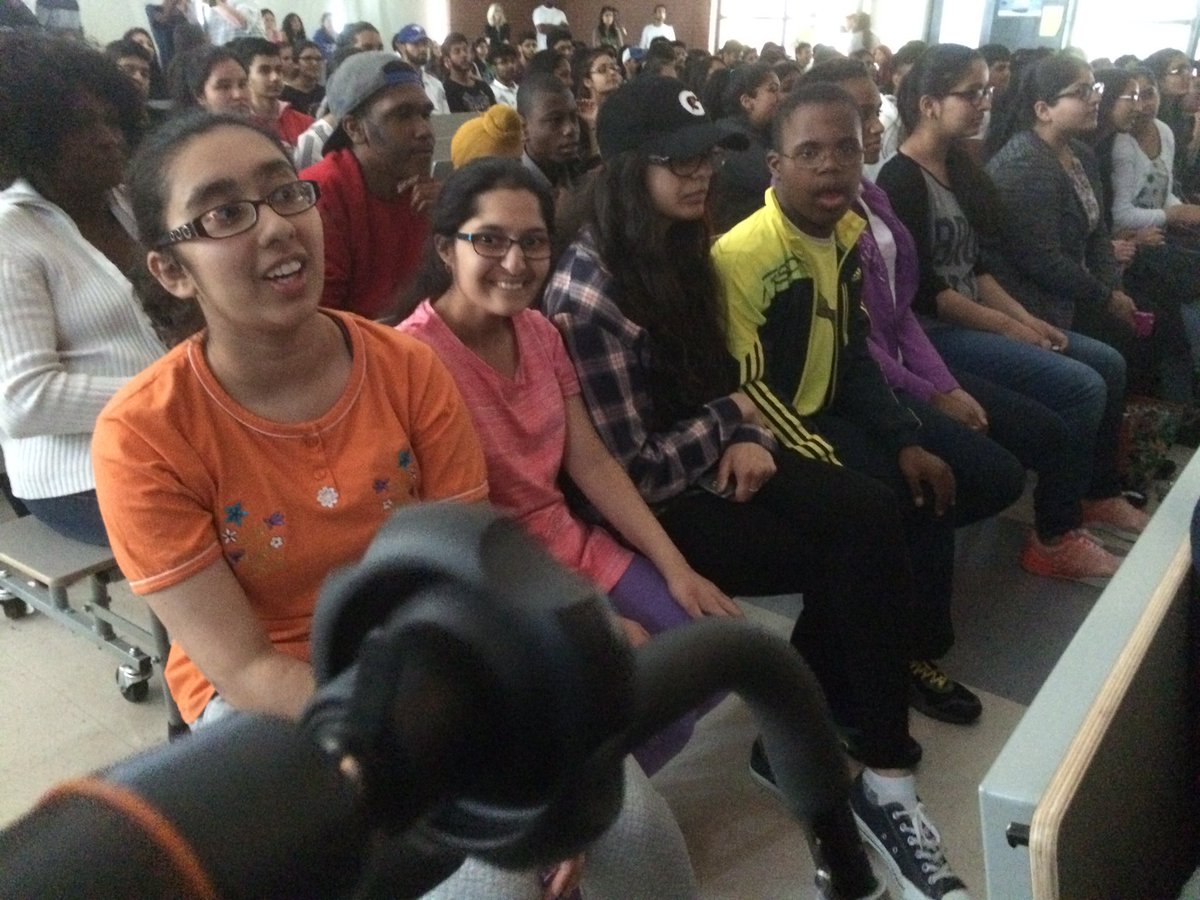 LASSShines's tweet photo. Enjoying the cultural extensions dance showcase! https://t.co/JrgfQJIP01