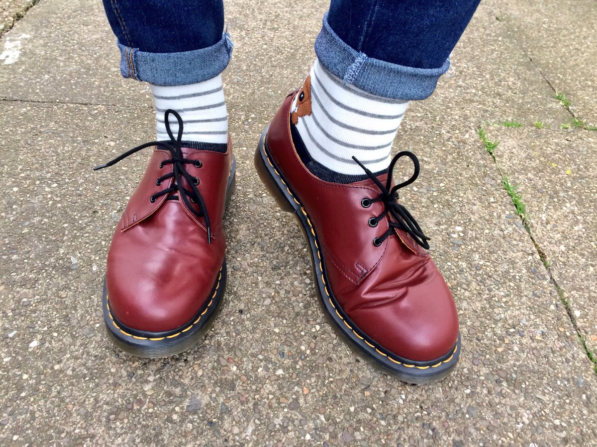 missbelluk's tweet photo. Hehe 😆 #docsnsocks #drmartens #drmartenstyle https://t.co/CpBkrfqwWk