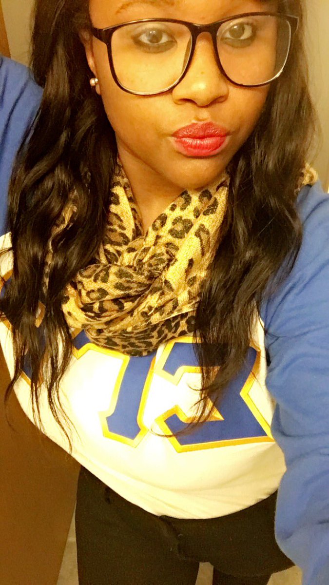 Silly_Ann's tweet photo. When you love your sorority 💙💛 #SGRhoTwitter https://t.co/hQwyBYSui1