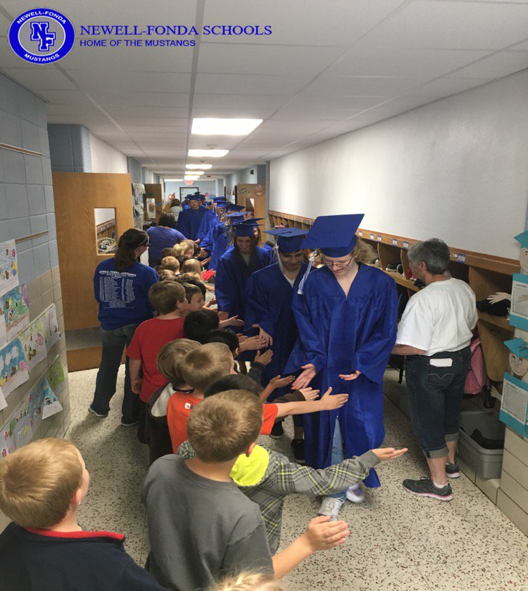JElsen1234's tweet photo. #newellfonda graduation walk. Congratulations graduates! https://t.co/XLSjbpBlXM