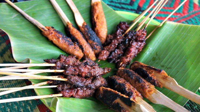 KartuPos's tweet photo. 15 hal yang harus dilakukan di Lombok. Pasti ketagihan yang no 6 menurut @FirstaDYI https://t.co/QIFSgKV5vi https://t.co/SaaKu3GFjG