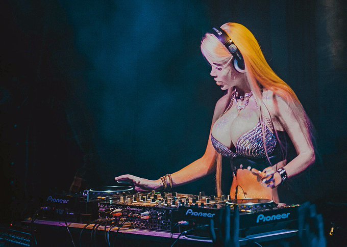 For the world you may be just one person, but for one person you may be the whole world! #katyasambuca<a href="/tag/djset"class="tags"><span>#djset</span></a><a href="/tag/katyasambuca"class="tags"><span>#katyasambuca</span></a>