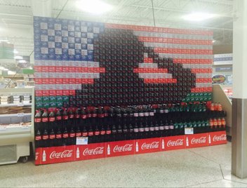 darrenrovell's tweet photo. Soda display in Loganville, Ga. (H/T @andyslater, @vtlaburu) https://t.co/kOB6bIeo3X